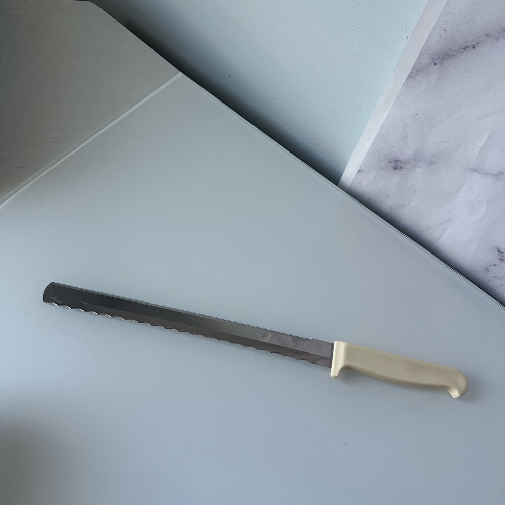 VINTAGE QUIKUT "QUIKKLE" STAINLESS STEEL BREAD SERRATED KNIFE 9 INCH